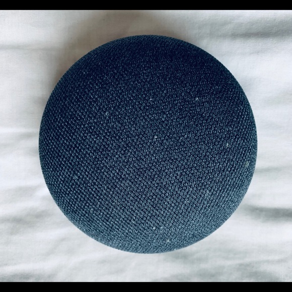 Google Home Mini - Picture 3 of 4